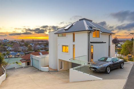 Photo of property in 14 Upper Crichton Terrace, Cashmere, Christchurch, 8022