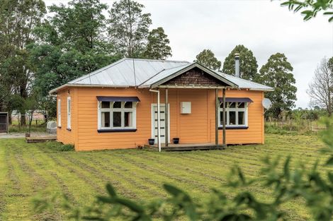 Photo of property in 1822 State Highway 2, Tauwharenikau, Greytown, 5794