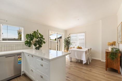 Photo of property in 131 Lemon Street, New Plymouth, 4312