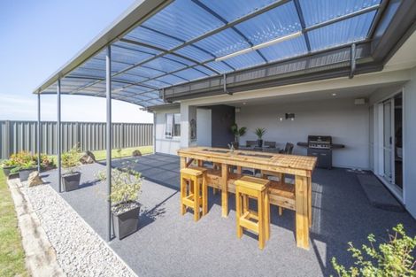Photo of property in 15 Aspiring Drive, Poraiti, Napier, 4112