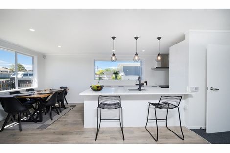 Photo of property in 16 Tapu Road, Huapai, Kumeu, 0810