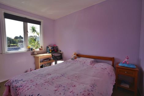 Photo of property in 42 Selwyn Crescent, Forrest Hill, Auckland, 0620