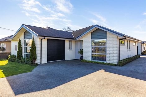 Photo of property in 1/502 Harewood Road, Harewood, Christchurch, 8051