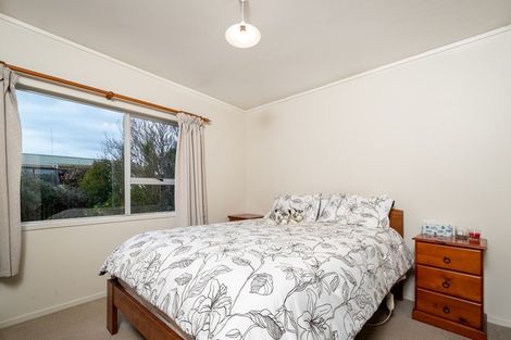 Photo of property in 64 View Road, Henderson, Auckland, 0612