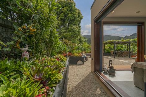 Photo of property in 19 Victoria Street, Coromandel, 3506
