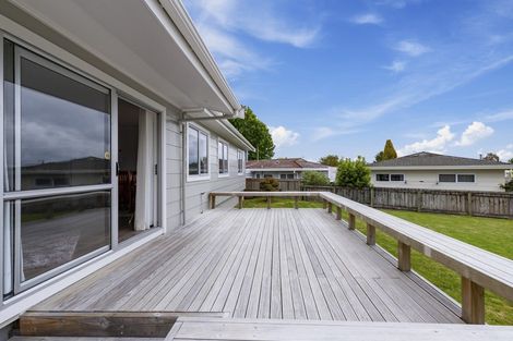 Photo of property in 2 Avon Close, Richmond Heights, Taupo, 3330