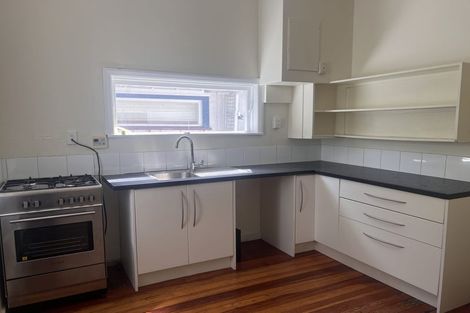 Photo of property in 37 Raroa Road, Kelburn, Wellington, 6012