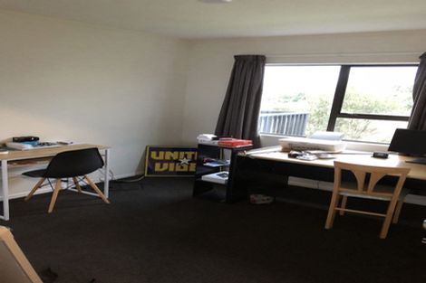 Photo of property in 3/92 Awaroa Road, Sunnyvale, Auckland, 0612