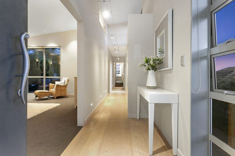 Photo of property in 7 Vaughan Crescent, Murrays Bay, Auckland, 0630