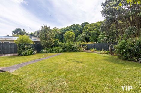 Photo of property in 65 Gloaming Hill, Titahi Bay, Porirua, 5022