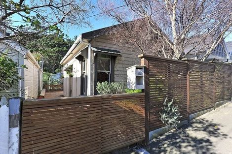 Photo of property in 39 Edinburgh Terrace, Berhampore, Wellington, 6023