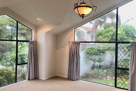 Photo of property in 20 Gillard Place, Eastern Beach, Auckland, 2012