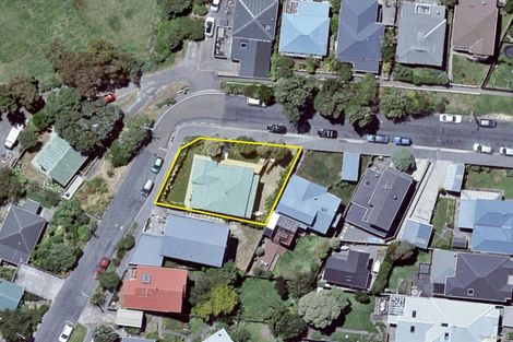Photo of property in 15 Seine Street, Island Bay, Wellington, 6023