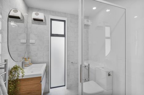 Photo of property in 2/11 Donald Place, St Albans, Christchurch, 8014