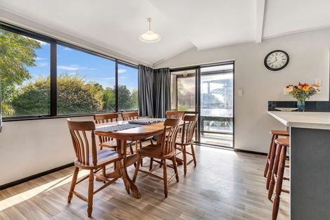 Photo of property in 26 Aquarius Drive, Kawaha Point, Rotorua, 3010