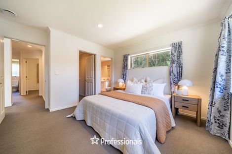 Photo of property in 24 Aragon Grove, Kingsley Heights, Upper Hutt, 5018