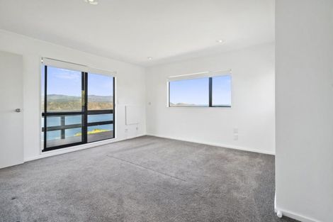 Photo of property in 15 Bury Grove, Strathmore Park, Wellington, 6022