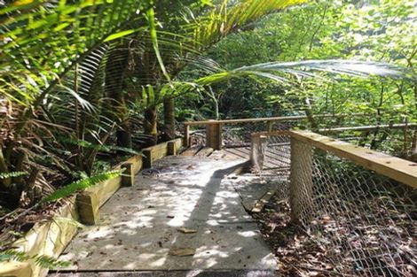 Photo of property in 56 Sylvan Valley Avenue, Titirangi, Auckland, 0604