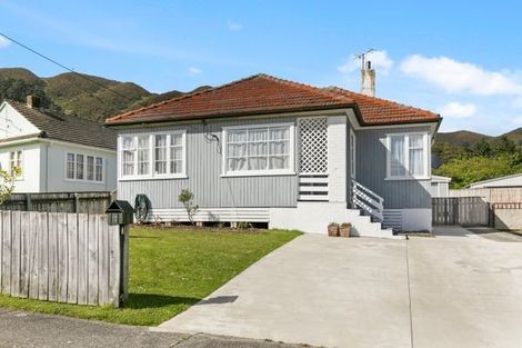 Photo of property in 10 Cleland Crescent, Naenae, Lower Hutt, 5011