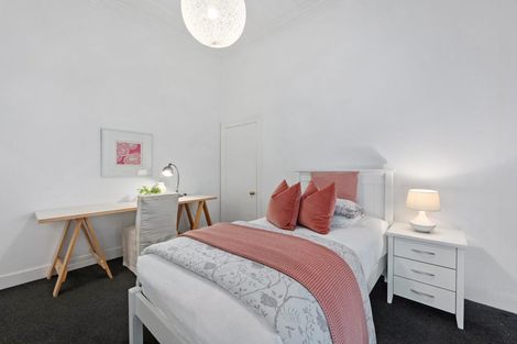 Photo of property in 30 Maritime Terrace, Birkenhead, Auckland, 0626