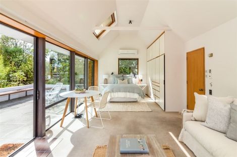 Photo of property in 100 Beachville Road, Redcliffs, Christchurch, 8081