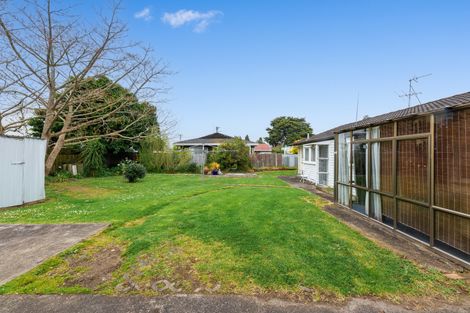 Photo of property in 2/5 Grove Road, Papakura, 2110