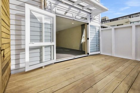 Photo of property in 31-41 Pirie Street, Mount Victoria, Wellington, 6011