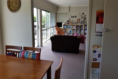 Photo of property in 28 Carlisle Road, Browns Bay, Auckland, 0630