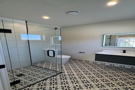 Photo of property in 32 West Place, Greenmeadows, Napier, 4112