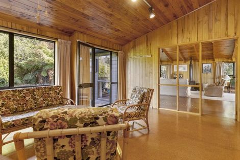 Photo of property in 10 Pukawa Road, Pukawa Bay, Turangi, 3381