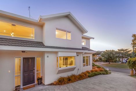Photo of property in 16 Lanyon Place, Whitby, Porirua, 5024