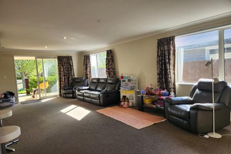 Photo of property in 10 Pounamu Place, Pegasus, 7612