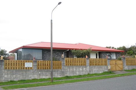 Photo of property in 44 Karina Road, Merrilands, New Plymouth, 4312