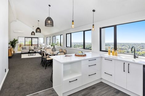 Photo of property in 37 Whareora Terrace, Cashmere, Christchurch, 8022