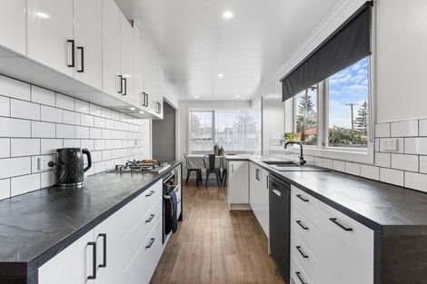 Photo of property in 18 Ngaire Street, Longburn, Palmerston North, 4412