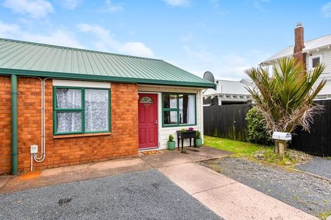 Photo of property in 68 Whiteley Street, Moturoa, New Plymouth, 4310