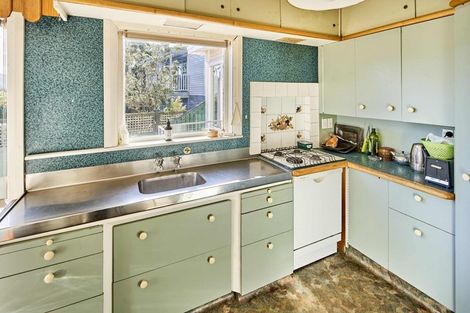 Photo of property in 30 Harbour View Road, Northland, Wellington, 6012