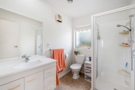 Photo of property in 66 Golfland Drive, Golflands, Auckland, 2013