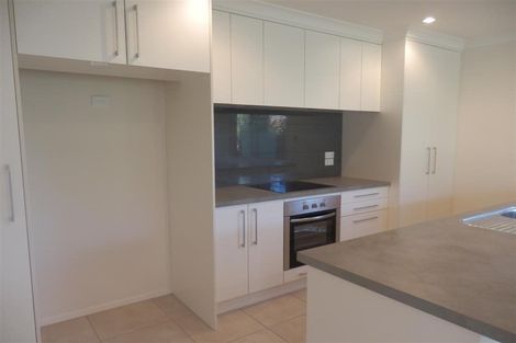 Photo of property in 54a Ranui Terrace, Tawa, Wellington, 5028