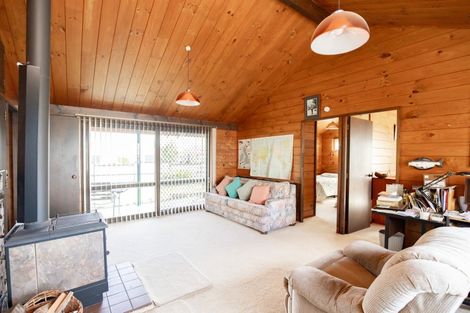 Photo of property in 2 Hale Place, Ngatea, 3503