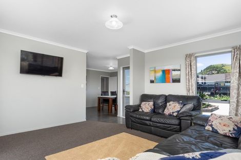 Photo of property in 6 Ballintoy Park Drive, Welcome Bay, Tauranga, 3175