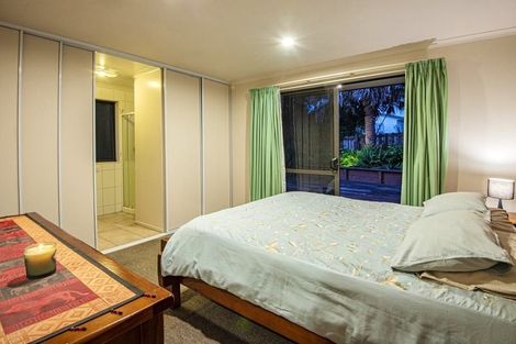 Photo of property in 4 Curlew Place, One Tree Point, 0118