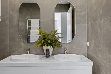 Photo of property in 1 Chimney Lane, Jacks Point, Queenstown, 9371