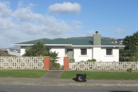 Photo of property in 11 Bay Drive, Titahi Bay, Porirua, 5022