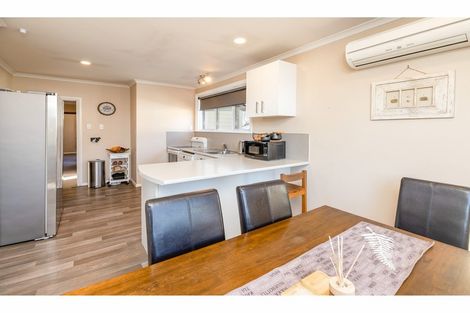 Photo of property in 8 Lindon Street, Rangiora, 7400