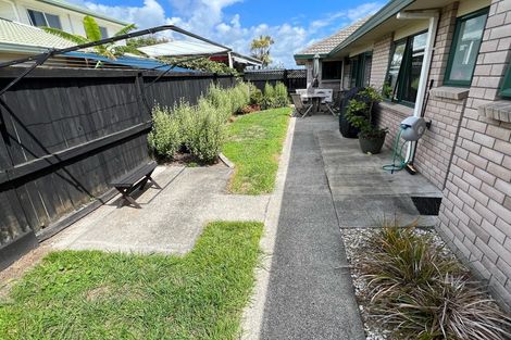 Photo of property in 112 Evans Road, Papamoa Beach, Papamoa, 3118