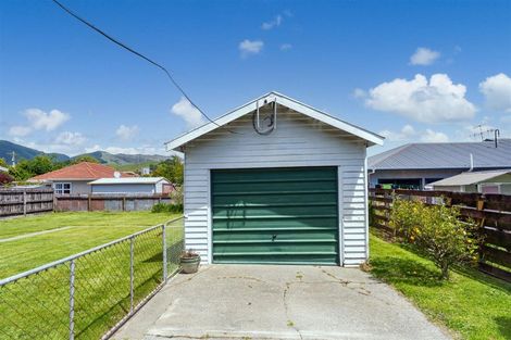 Photo of property in 32 Ranui Road, Stoke, Nelson, 7011