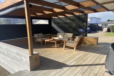 Photo of property in 12 Millen Place, Clarks Beach, 2122