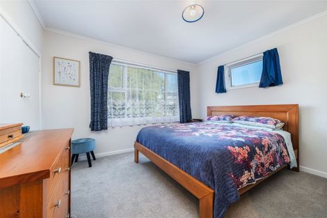 Photo of property in 74 Sylvan Crescent, Te Atatu South, Auckland, 0610