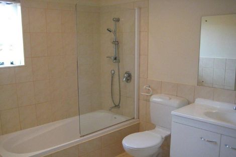 Photo of property in 4 Parkcrest Drive, Henderson, Auckland, 0612